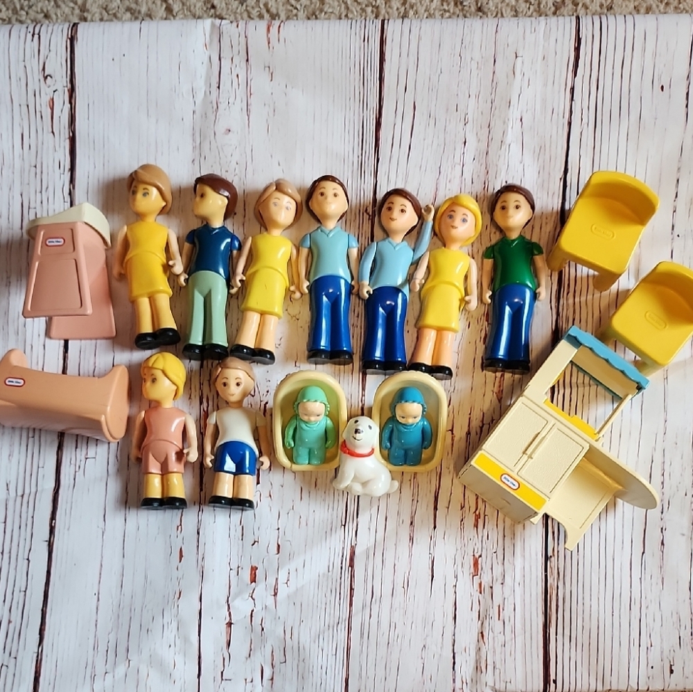 Little Tikes Colorful Doll Set